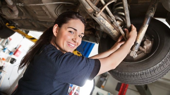 Women spend on maintenance of the car more than men