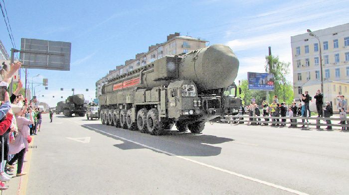 At the Victory Parade of 2018 showed "the Terminator," robots and snowmobiles