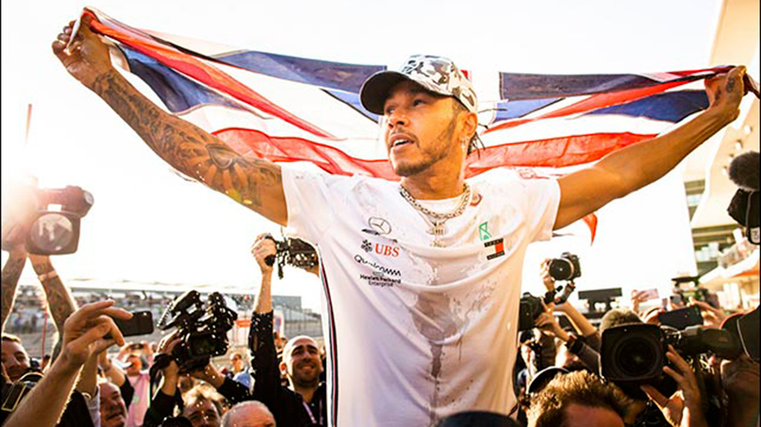 Lewis Hamilton scored the sixth title in Formula 1 ahead of schedule