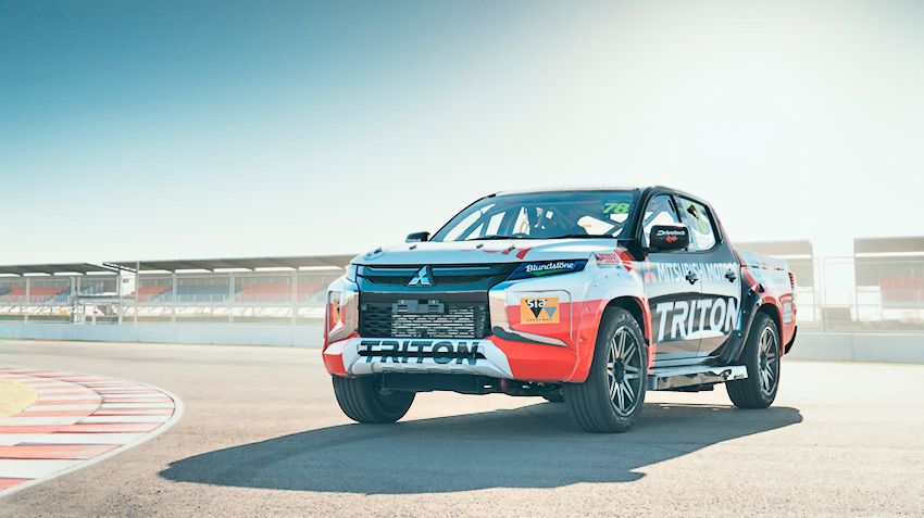 Mitsubishi L200 became the battle pickup in series SuperUtes
