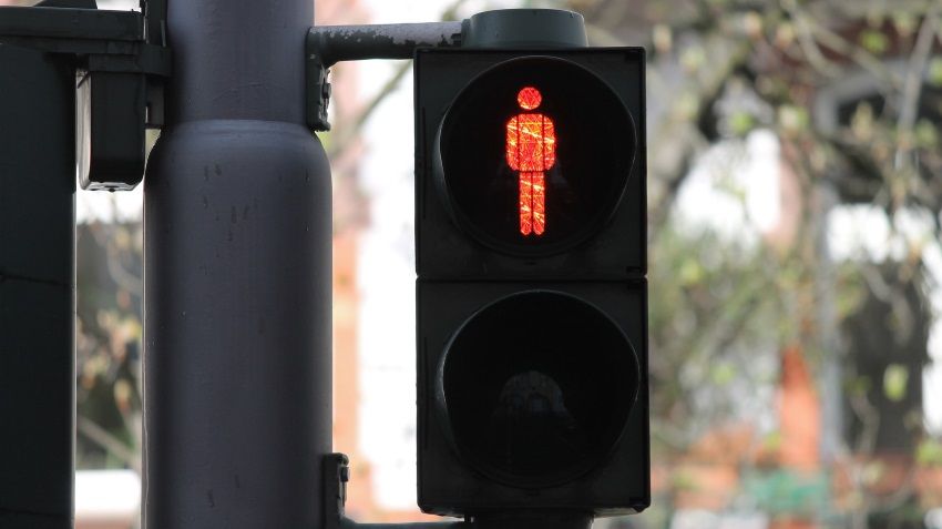 Red light for pedestrians can limit 45 seconds