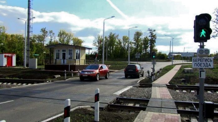 Traffic police drew attention to safety on railway crossings