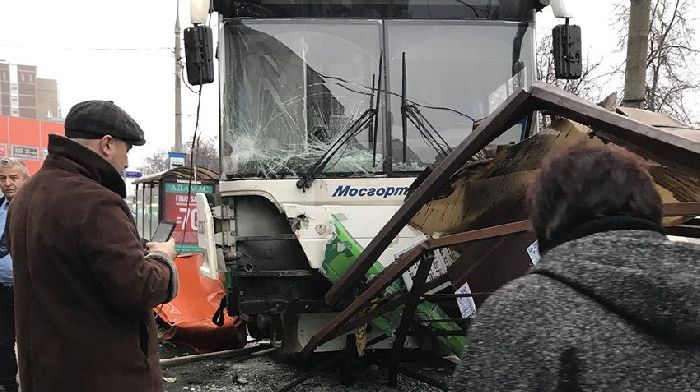 In Moscow, the bus drove to a stop