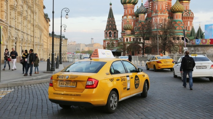 Taxi drivers will soon have to carry online cash