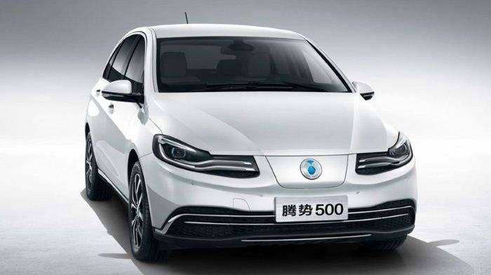 Electric vehicle Denza 500 became available in China