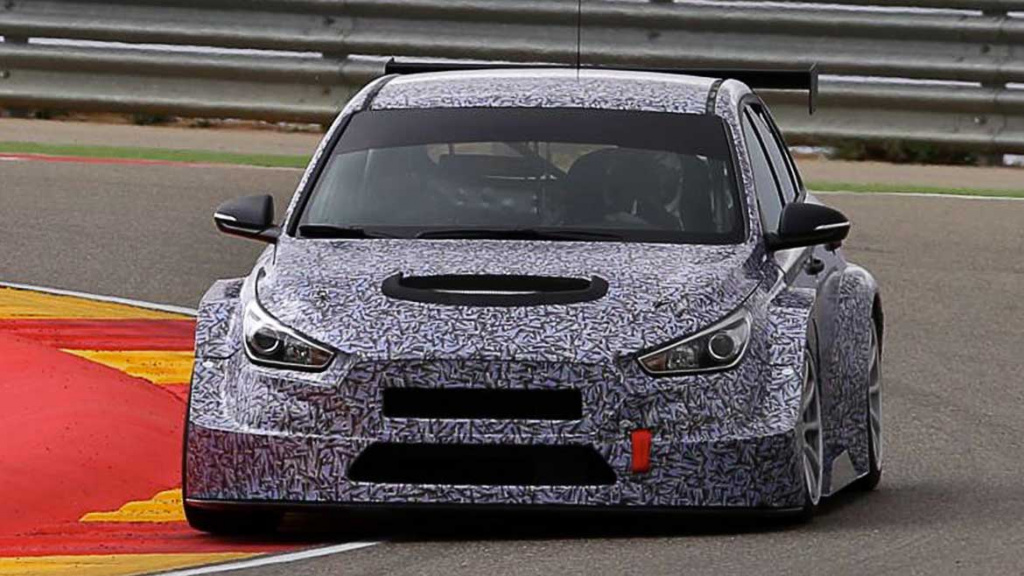 Hyundai i30 TCR is prepared for racing
