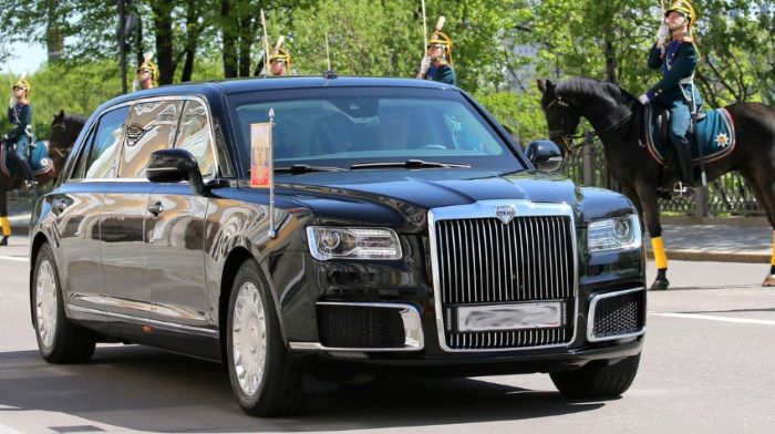 What are the requirements put forward Putin to the new presidential limo?