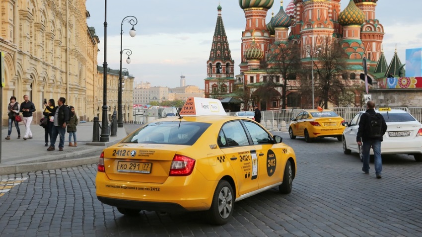 Taxi drivers will soon have to carry online cash