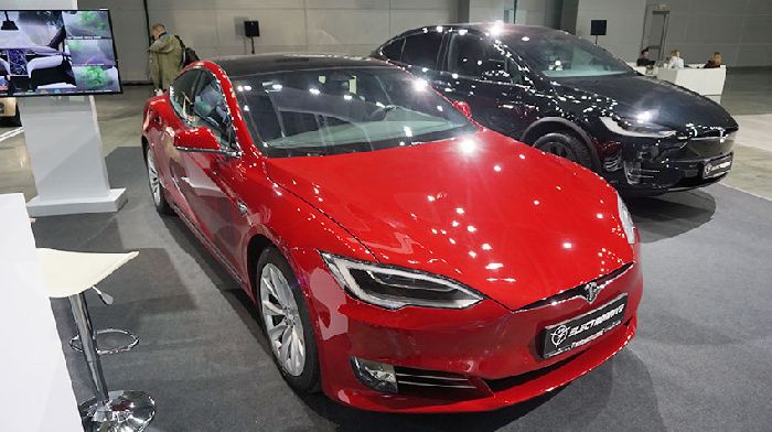 Tesla wants to produce by November 28 1,000 electric cars Model 3 a day