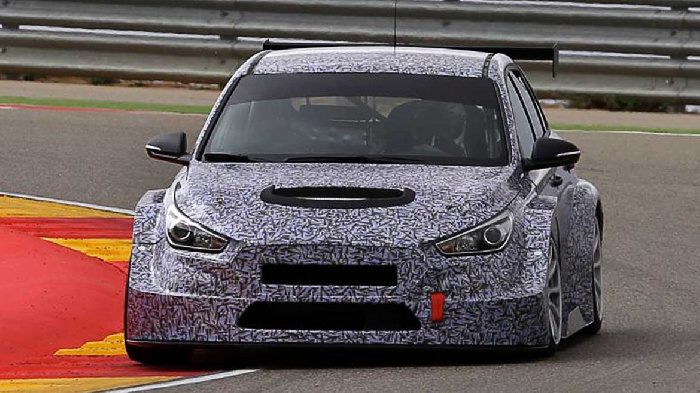 Hyundai i30 TCR is prepared for racing