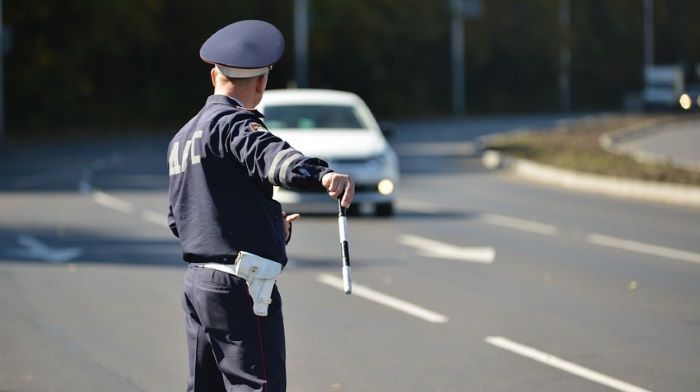 The state traffic police will be reduced by 10 000 people