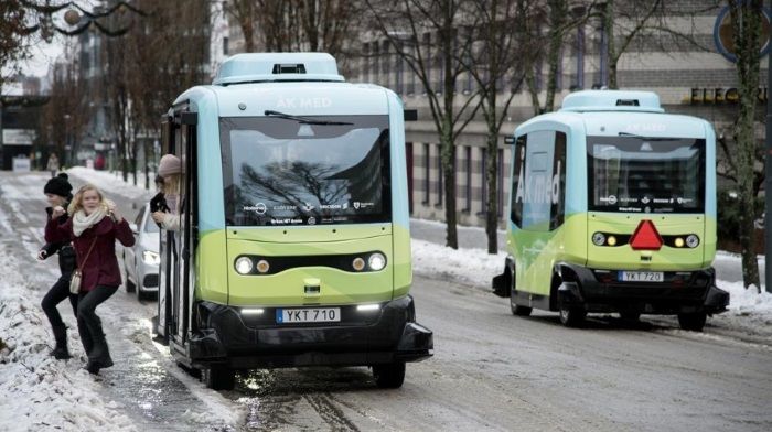 In Sweden, began to use unmanned electric bus