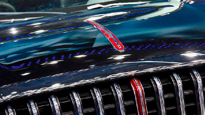 Introduced premium Honqi SUV HS7