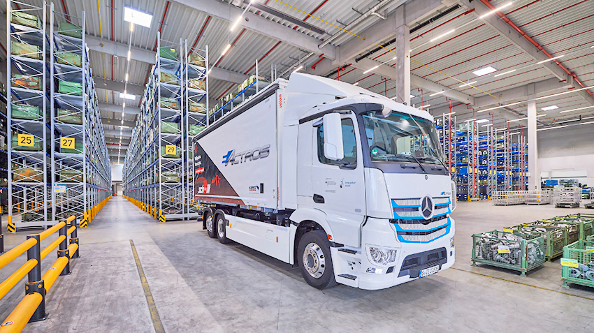 Mercedes feels electrogrooving eActros on the real logistics