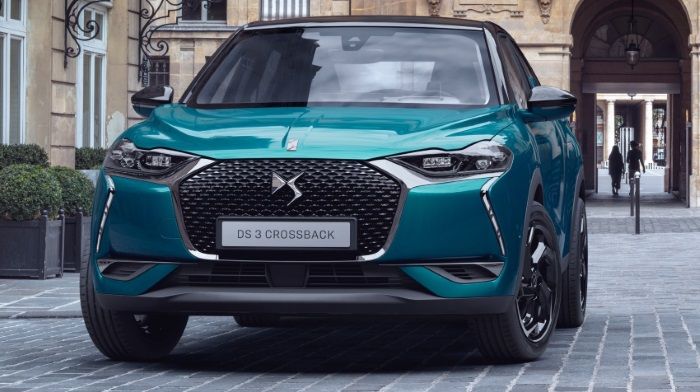 DS 3 Crossback surprised materiality and stuffing