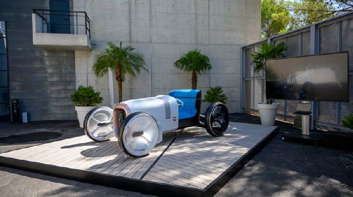 Electric concept Mercedes Vision Simplex created on motives of the oldest racing car Daimler