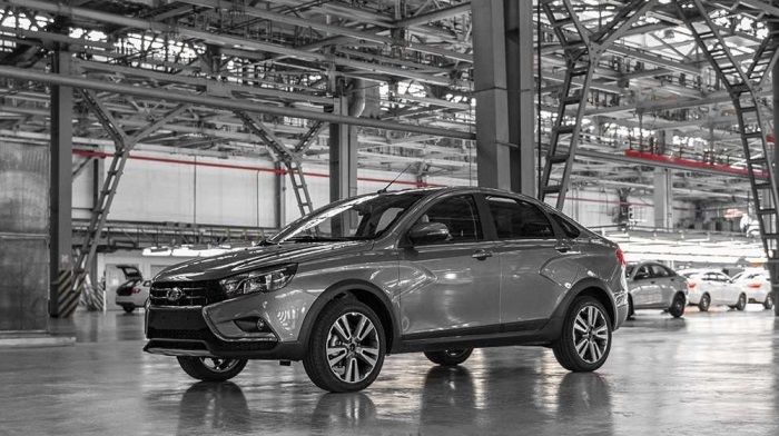 Began serial production of Lada Vesta Cross