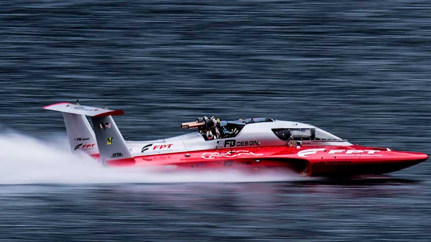 Diesel FPT Industrial has updated the speed record on water