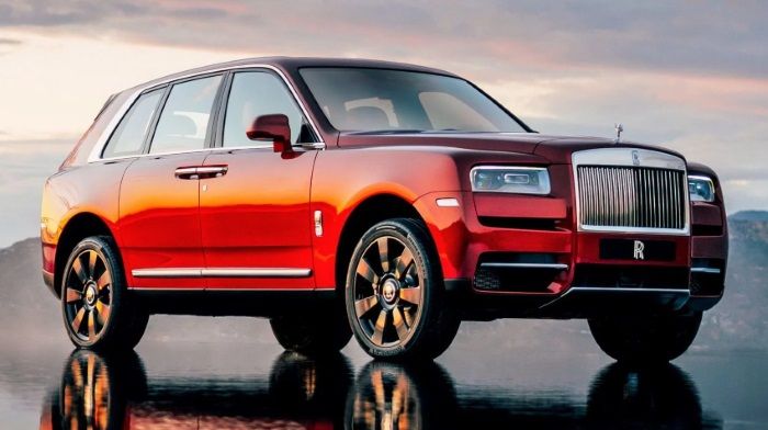 Rolls-Royce unveiled its first crossover
