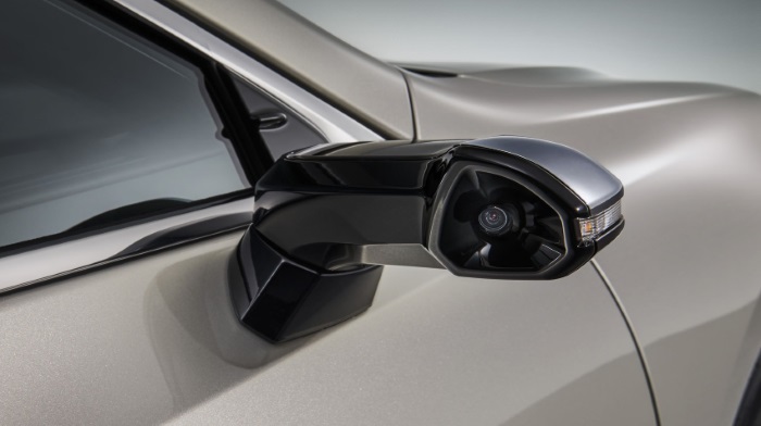Lexus ES first in the world to get the rear camera instead of mirrors