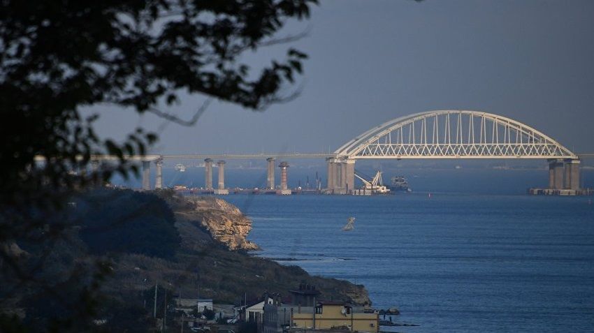 The span of the Crimean bridge fell into the water