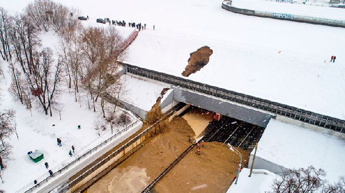 Volokolamskoe highway, Moscow, closed due to flooding Tushino tunnel