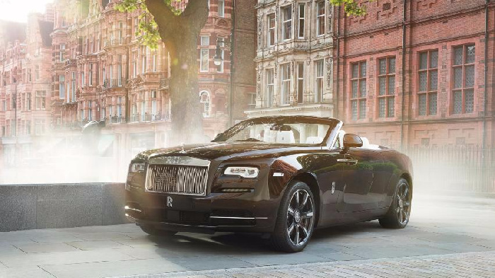 Rolls-Royce Dawn Drophead Coupe – in the same instance