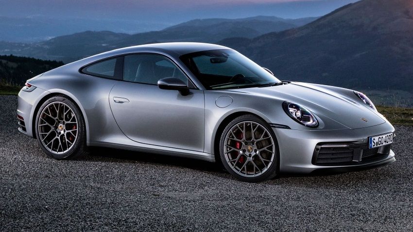 Porsche 911 new generation has changed, but remained true to tradition