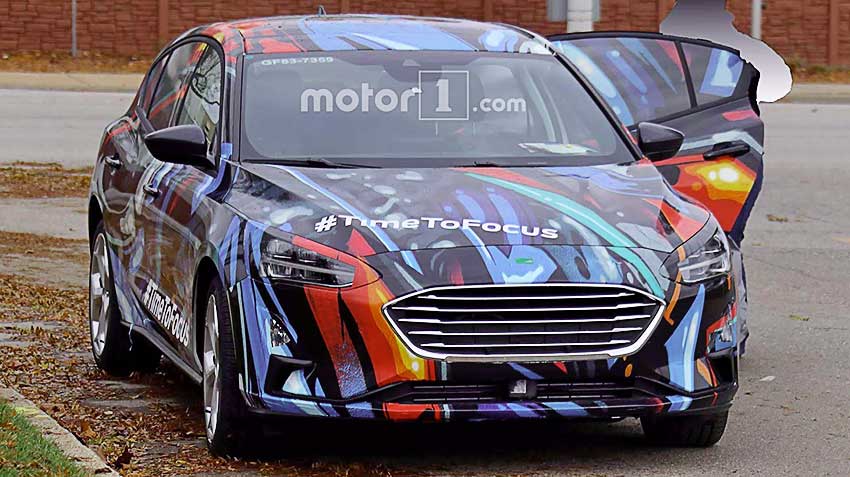 Pictures pre-production Ford Focus revealed the appearance of the next generation