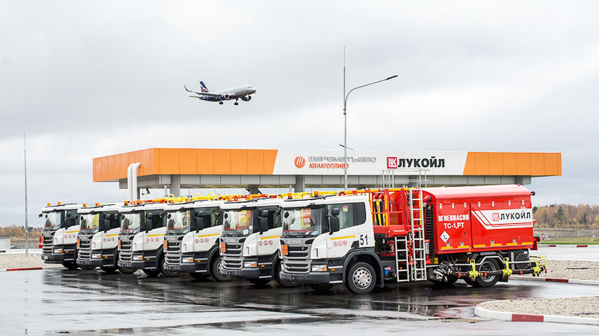In "Sheremetyevo" has shown a line of tankers Scania