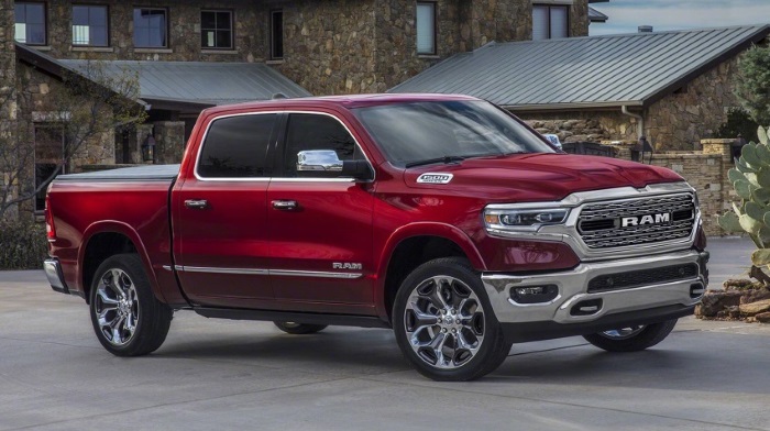The Ram 1500 has become lighter, stronger, and gibridnye