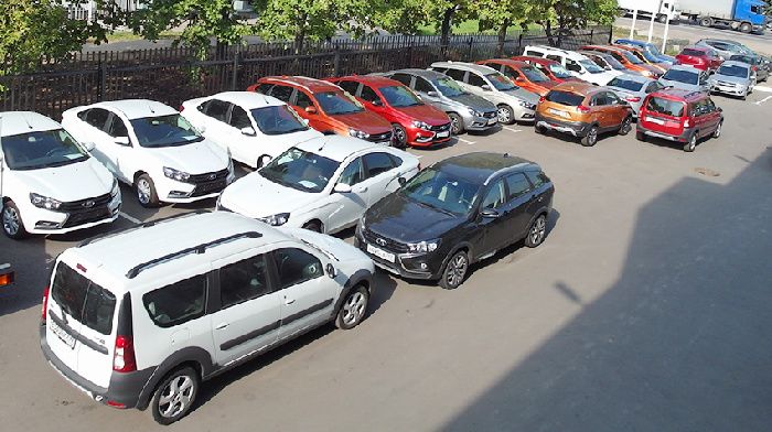 Russians spent this year on buying cars already 1.6 trillion rubles