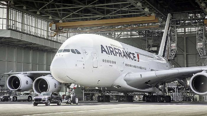 Porsche Cayenne S Diesel vs Airbus A380