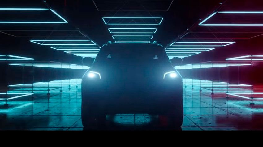 Mercedes-Benz X-Class is a laborer in a tuxedo