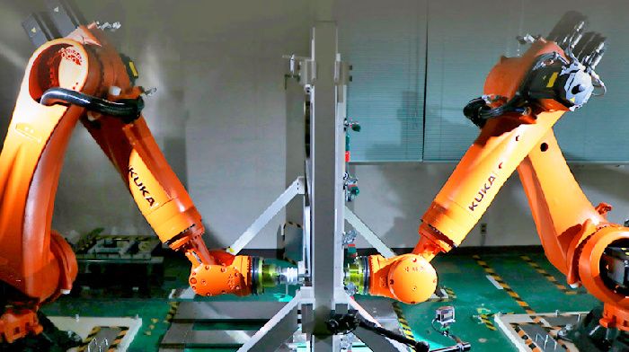 Nissan made robots to become a tinsmith