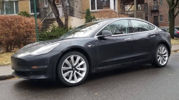 Tesla Model 3 were able to drive almost 1,000 km and broke