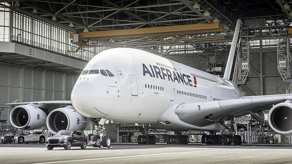 Porsche Cayenne S Diesel vs Airbus A380