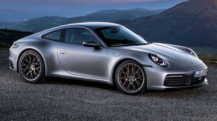Porsche 911 new generation has changed, but remained true to tradition