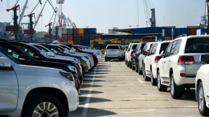 Should I now buy a new car or better to wait?