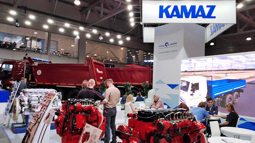 KAMAZ showed on bauma STT-2019 new line of trucks with Daimler cabins