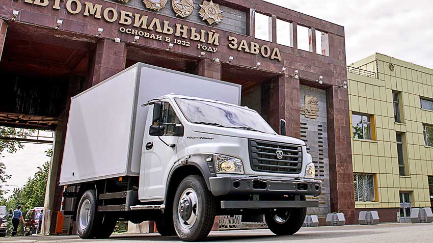 Progress in Nizhny Novgorod – from sledgehammers to Andong