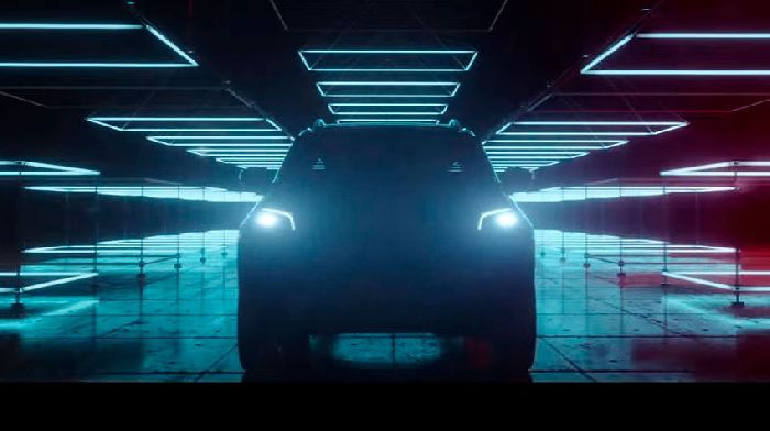 Mercedes-Benz X-Class is a laborer in a tuxedo