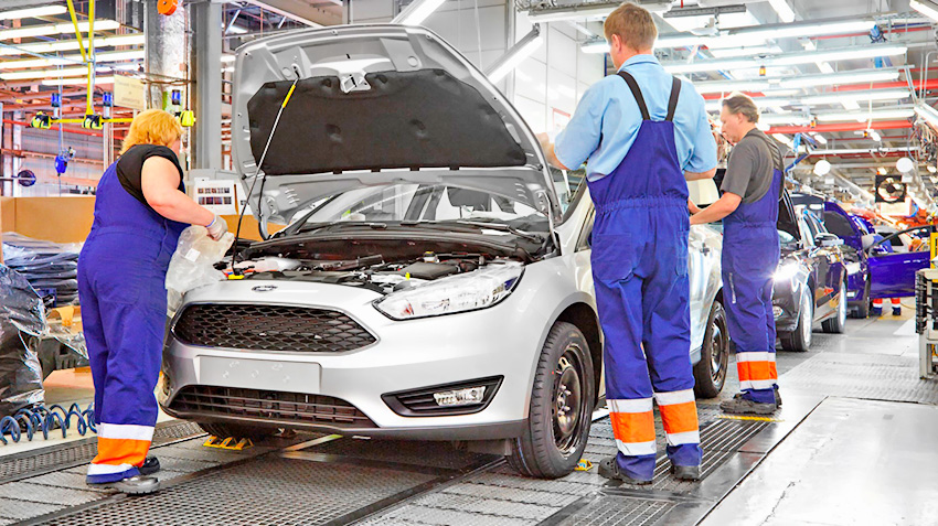 Ford Motor will announce tomorrow about the fate of two of its plants in Russia