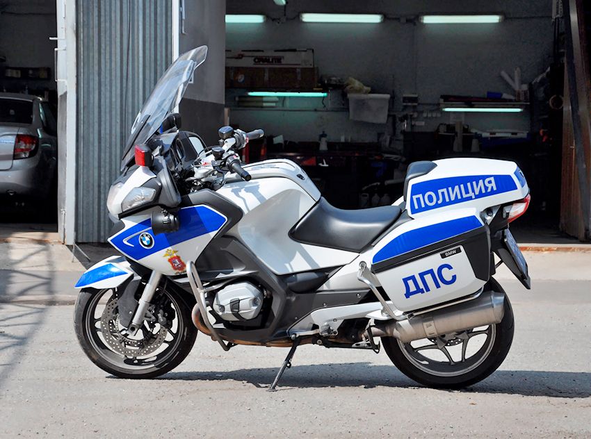 823i_BMW_Moto_1.jpg