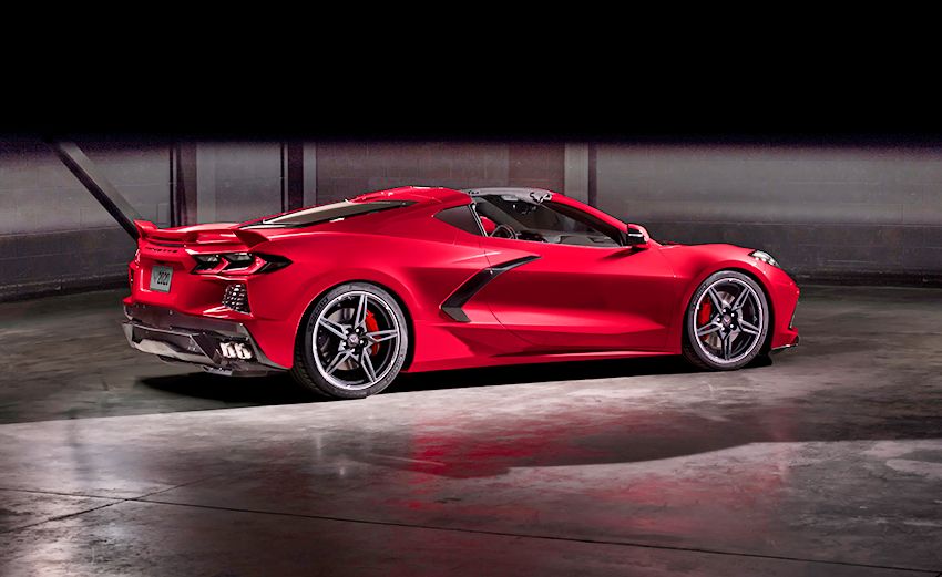 2020-Chevrolet-Corvette-Stingray-Z51-North-America-(C8)_rear.jpg