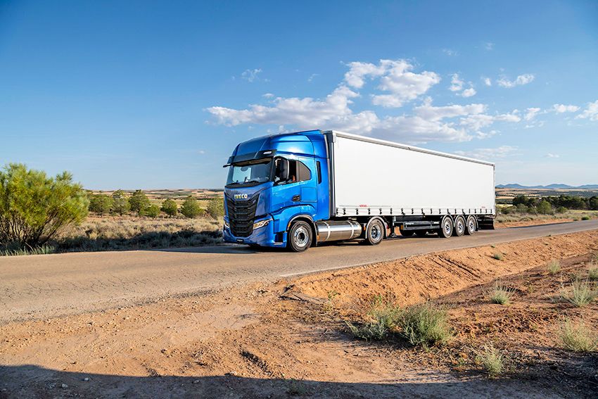 Iveco-S-Way-(1).jpg Iveco-S-Way-(1).jpg