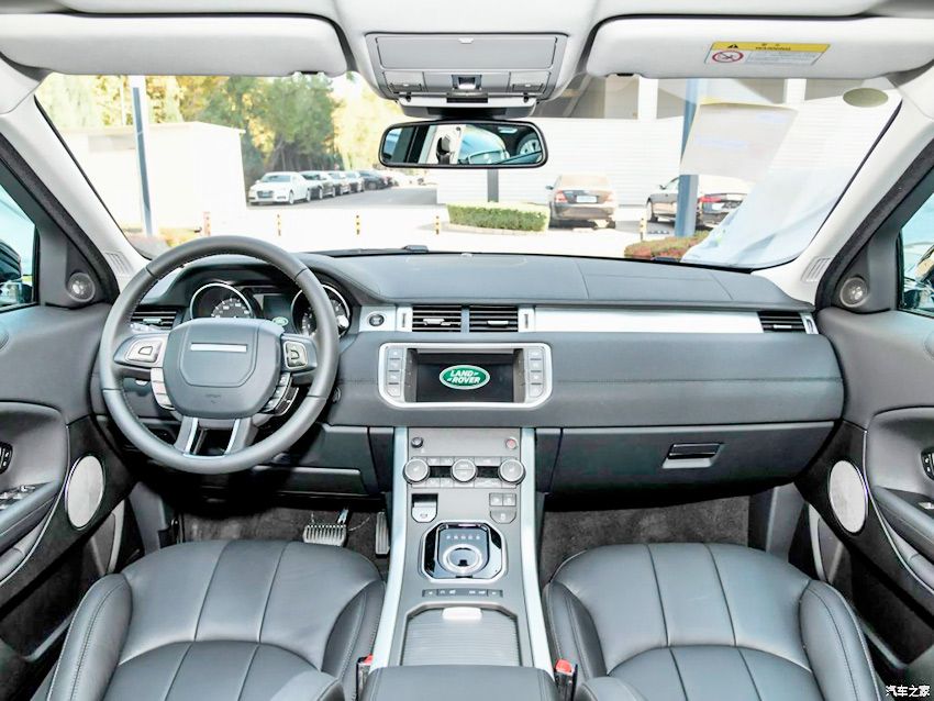 RR-Evoque_salon.jpg