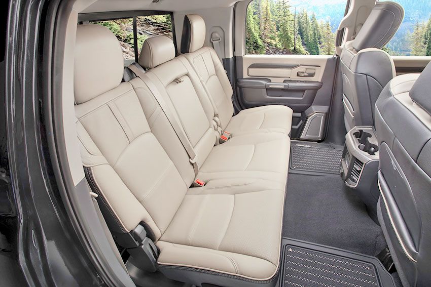 ram_3500_limited_crew_cab_60.jpg