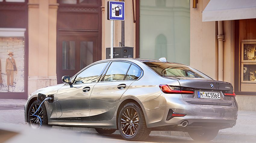 bmw_330e.jpg