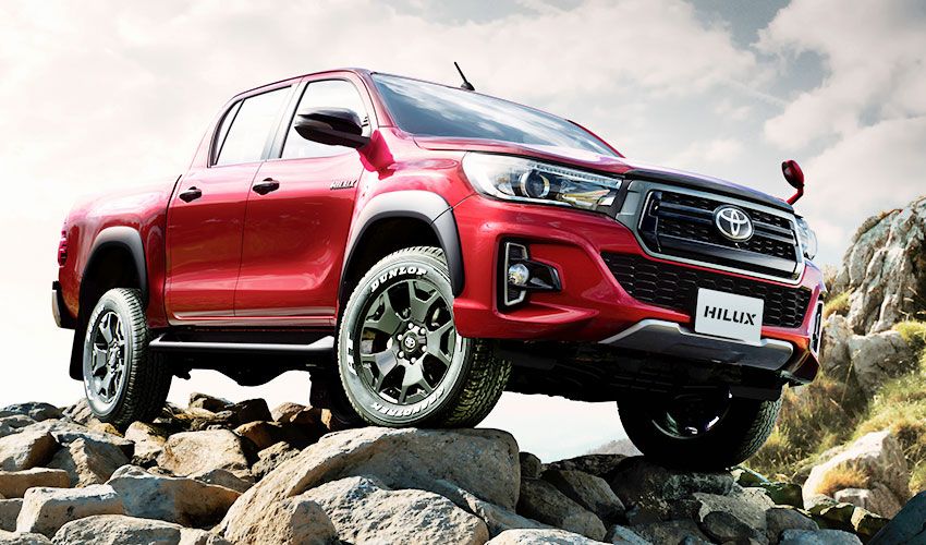 toyota_hilux_double_cab_black_rally_edition_2019JP.jpg